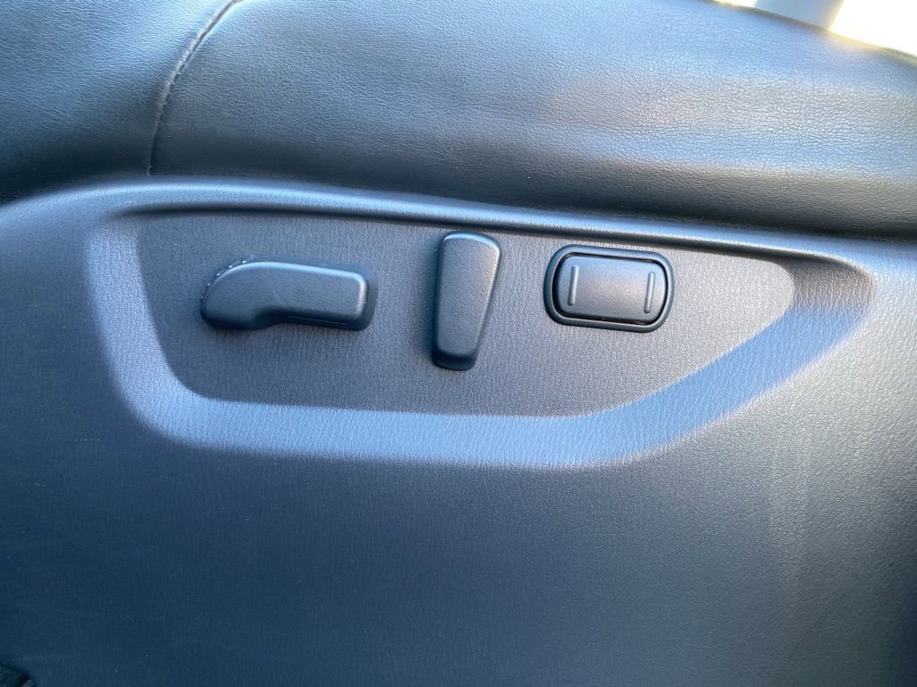 Used 2023 Nissan Armada SV image 16