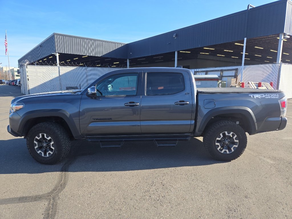 Used 2023 Toyota Tacoma TRD Off-Road w/ Technology Package image 4