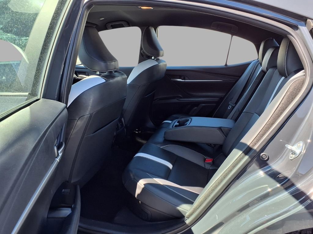Used 2025 Toyota Camry SE image 26