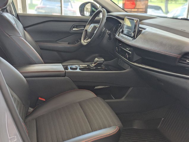 Certified 2025 Nissan Rogue SV AWD/4WD image 16