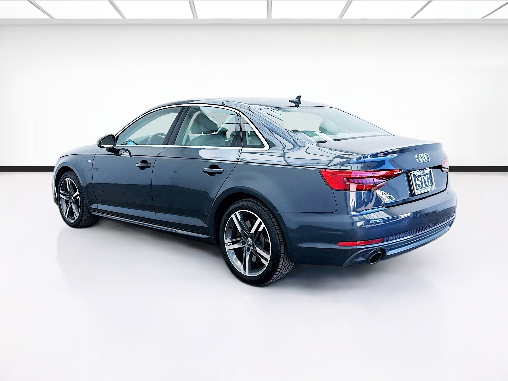 Used 2017 Audi A4 2.0T Premium Plus w/ Premium Plus Package image 6