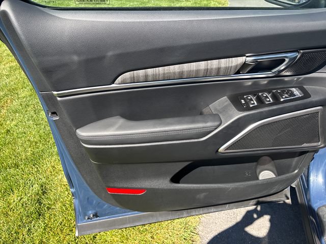 Used 2025 Kia Telluride EX w/ EX Captain's Chair Package AWD/4WD image 10