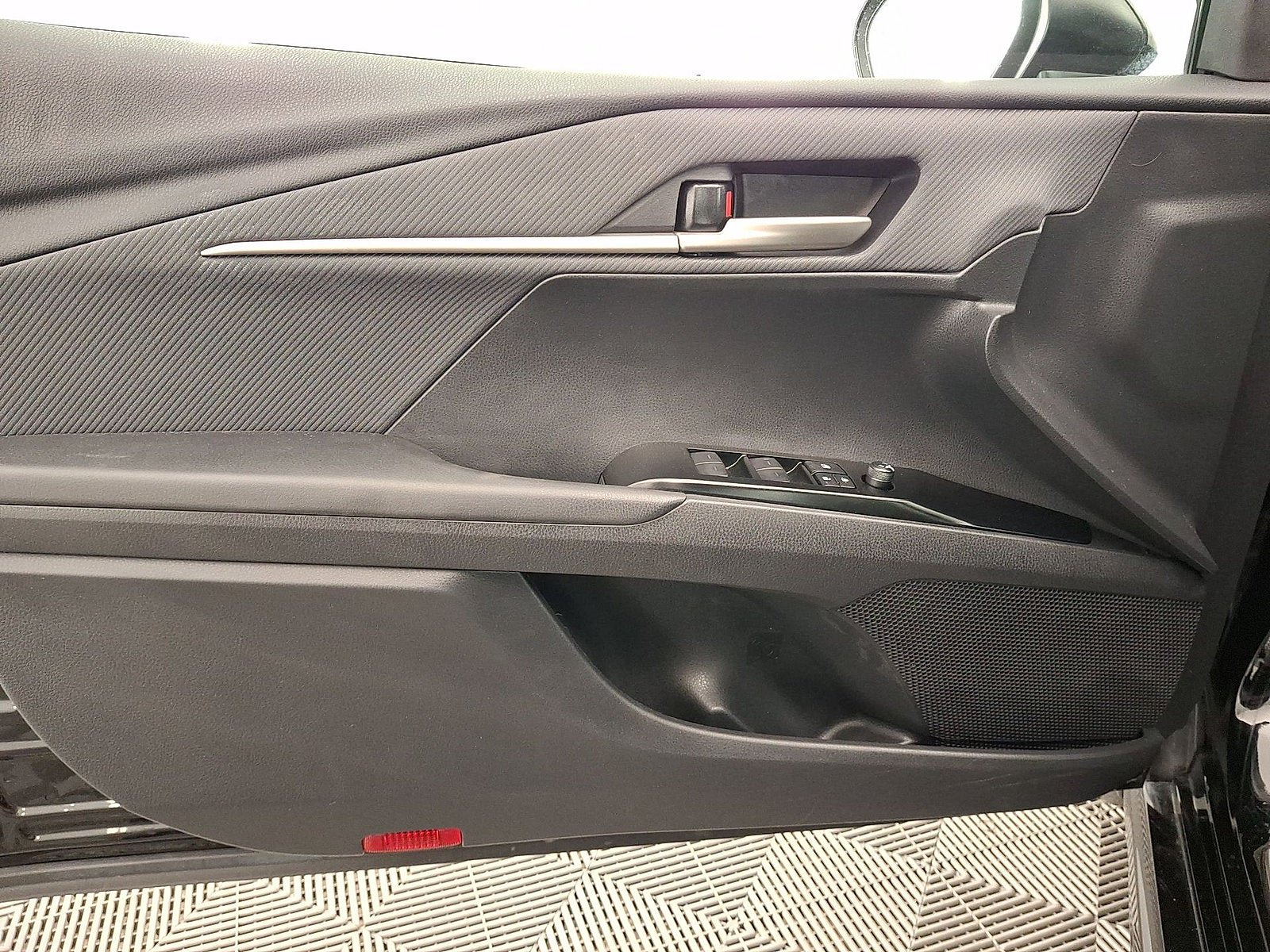 Certified 2025 Toyota Camry SE FWD image 2