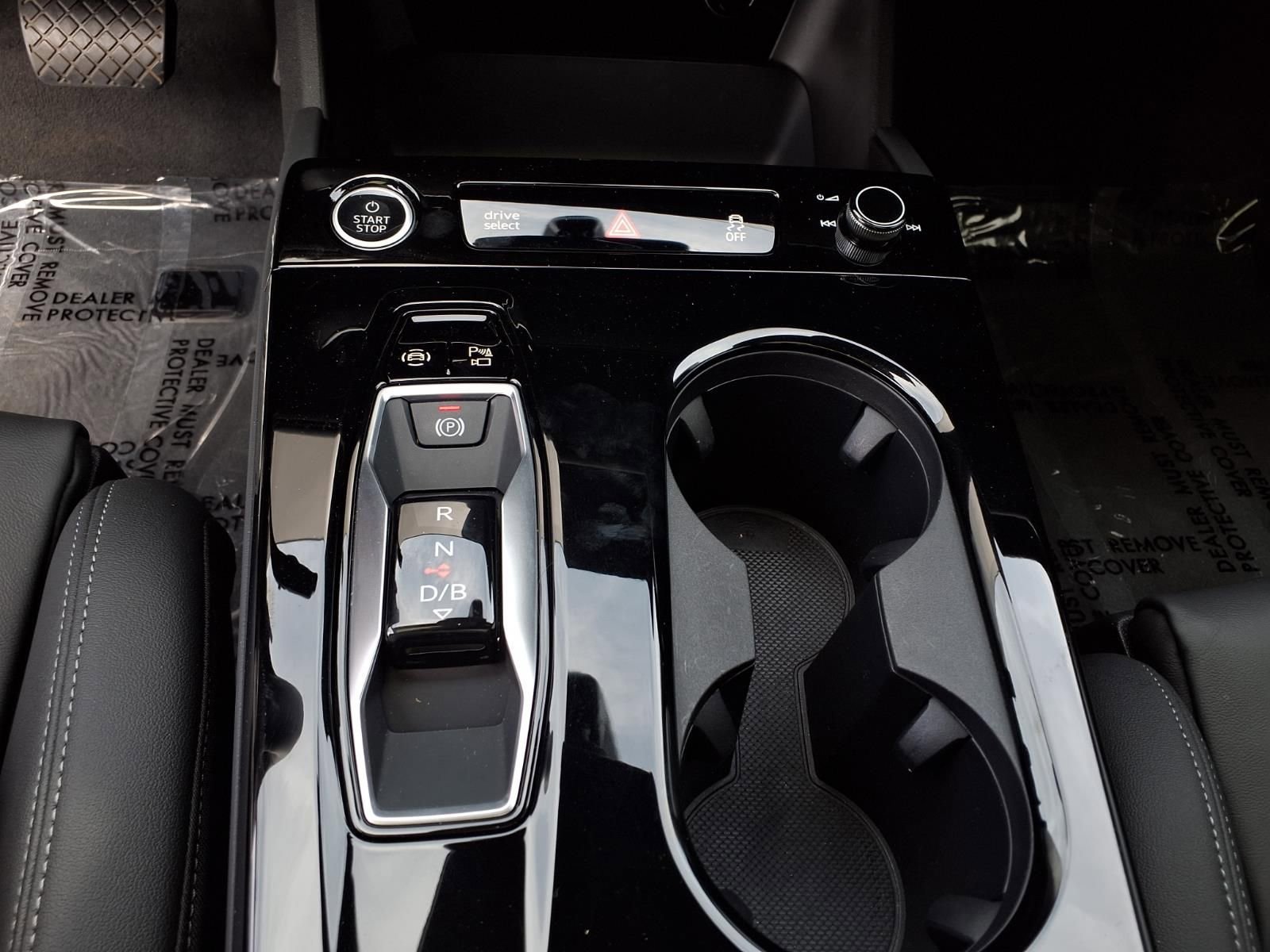 Used 2025 Audi A6 e-tron Premium Plus w/ Premium Plus image 10