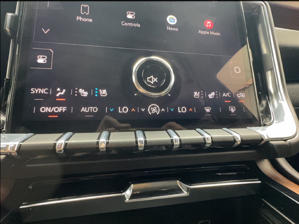 Used 2025 GMC Yukon Denali AWD/4WD image 53