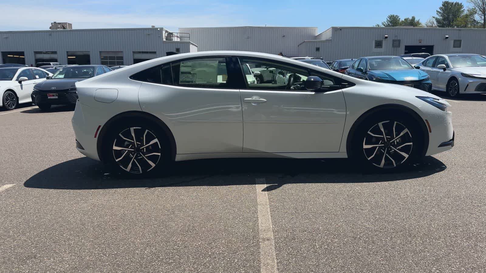 New 2026 Toyota Prius Plug-In Hybrid FWD image 9