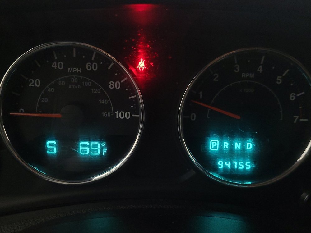 Used 2014 Jeep Wrangler Unlimited Sport w/ Connectivity Group AWD/4WD image 23