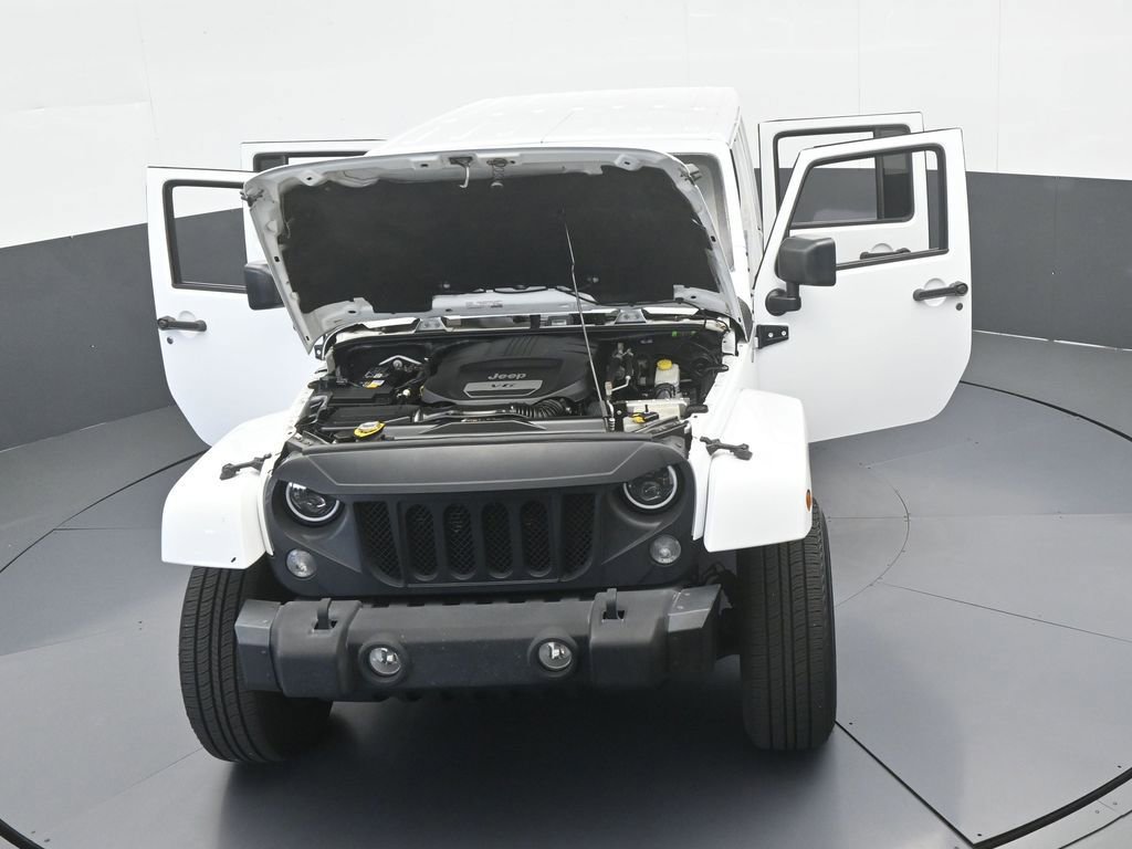 Used 2018 Jeep Wrangler Unlimited Sahara w/ Connectivity Group image 69