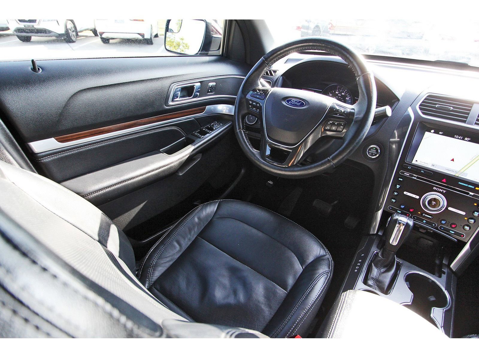 Used 2018 Ford Explorer Limited image 11