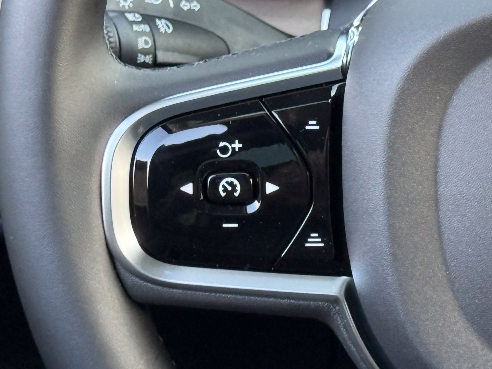 New 2027 Volvo XC90 B6 Plus AWD/4WD image 37