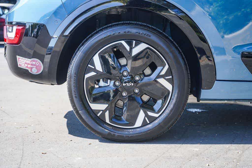 Used 2024 Kia Niro Wave FWD image 8