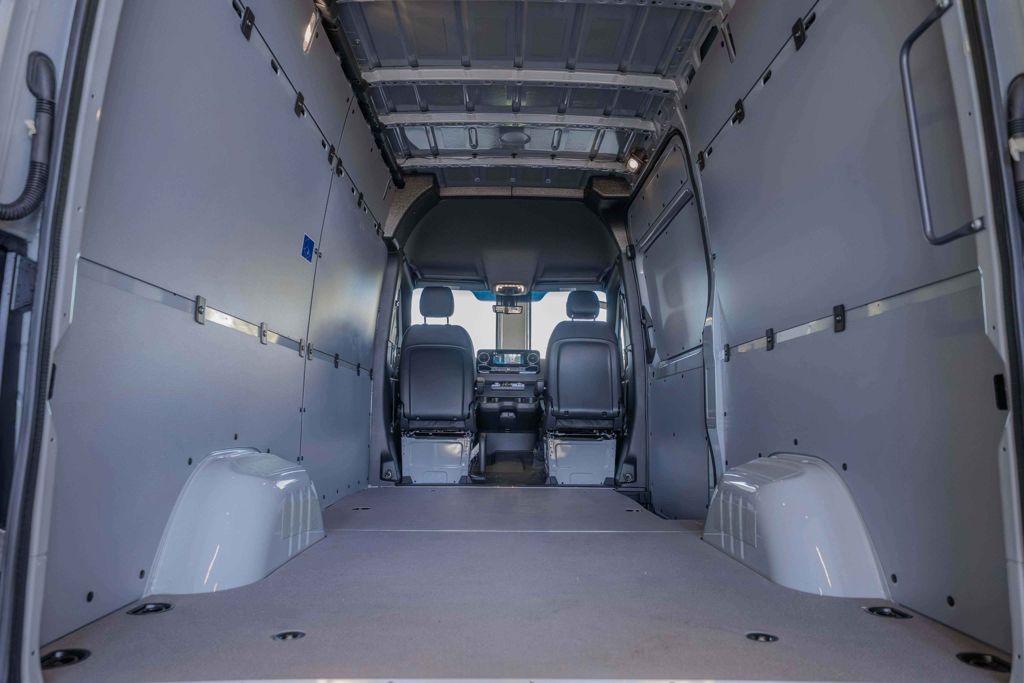 Used 2025 Mercedes-Benz Sprinter 2500 image 33