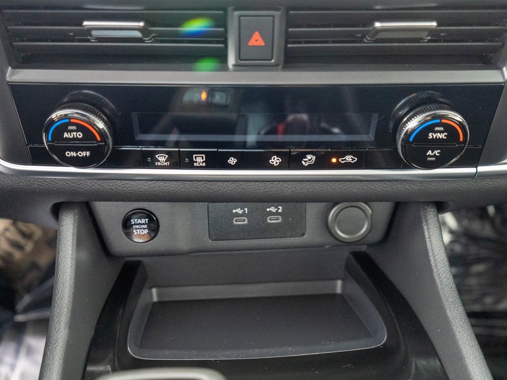 Used 2024 Nissan Rogue SV image 20