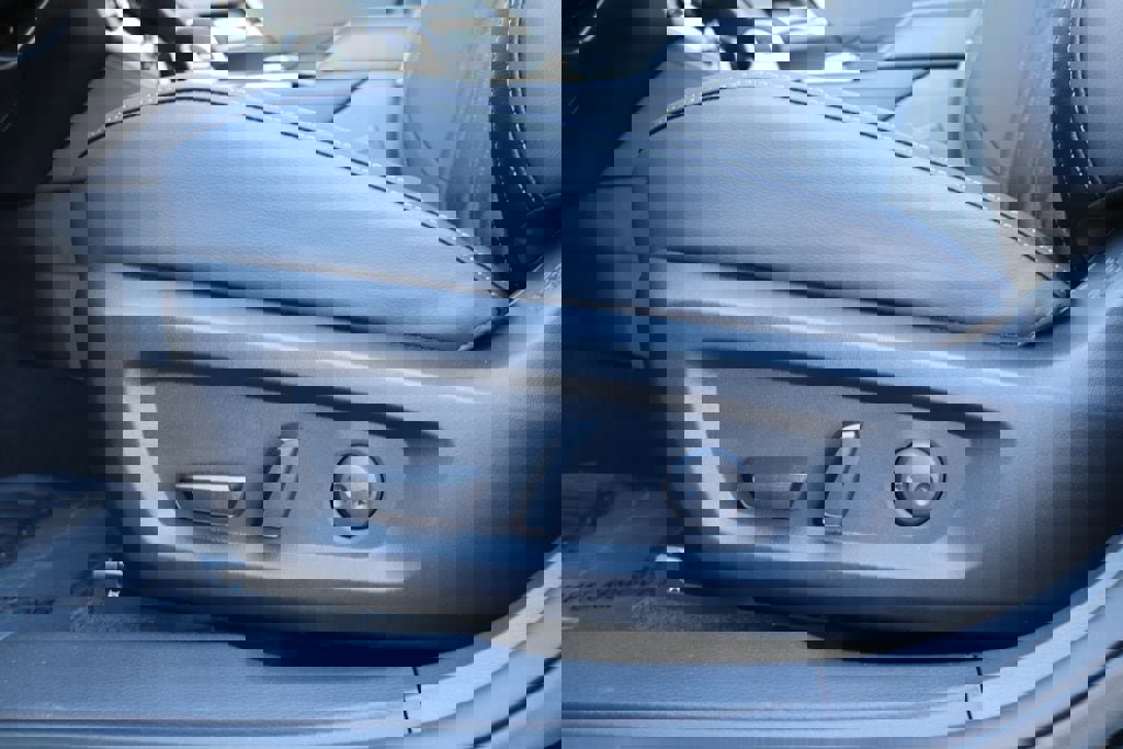 New 2026 Mitsubishi Outlander SEL image 22