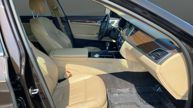 Used 2018 Genesis G80 3.8 RWD image 25