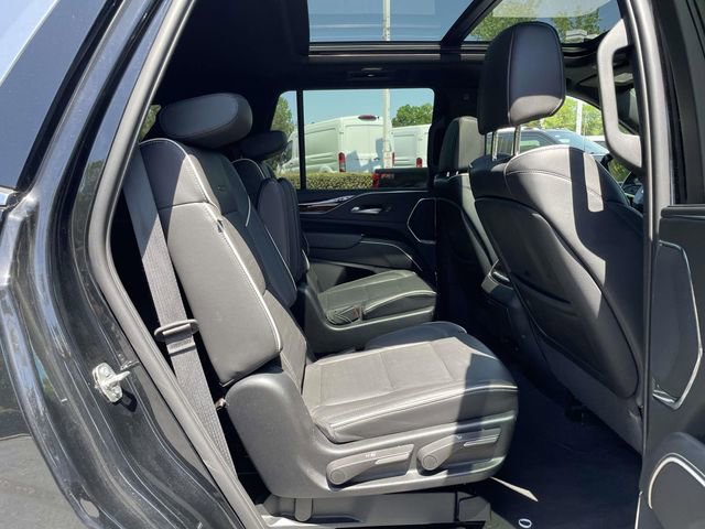 Used 2023 Cadillac Escalade Premium Luxury AWD/4WD image 27
