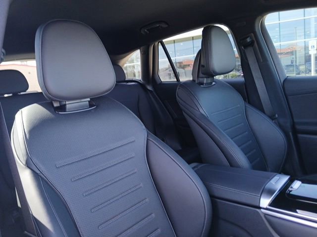 Used 2025 Mercedes-Benz GLC 350e 4MATIC image 17