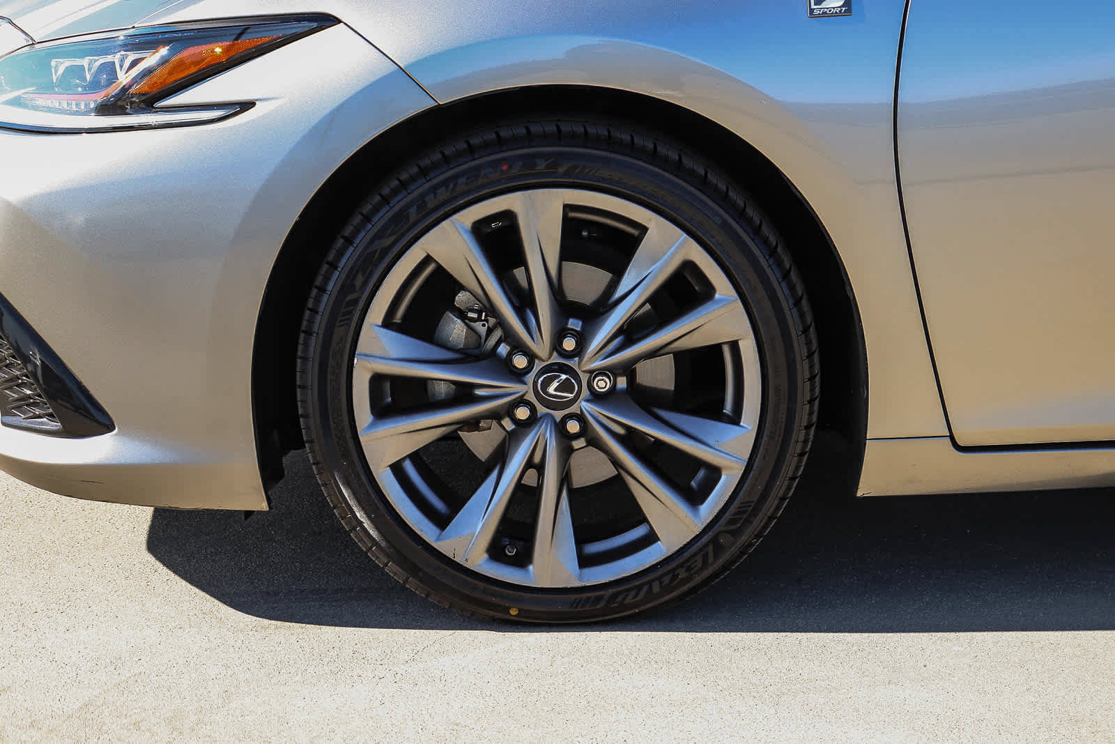Used 2021 Lexus ES 250 F Sport w/ Accessory Package 2 AWD/4WD image 9