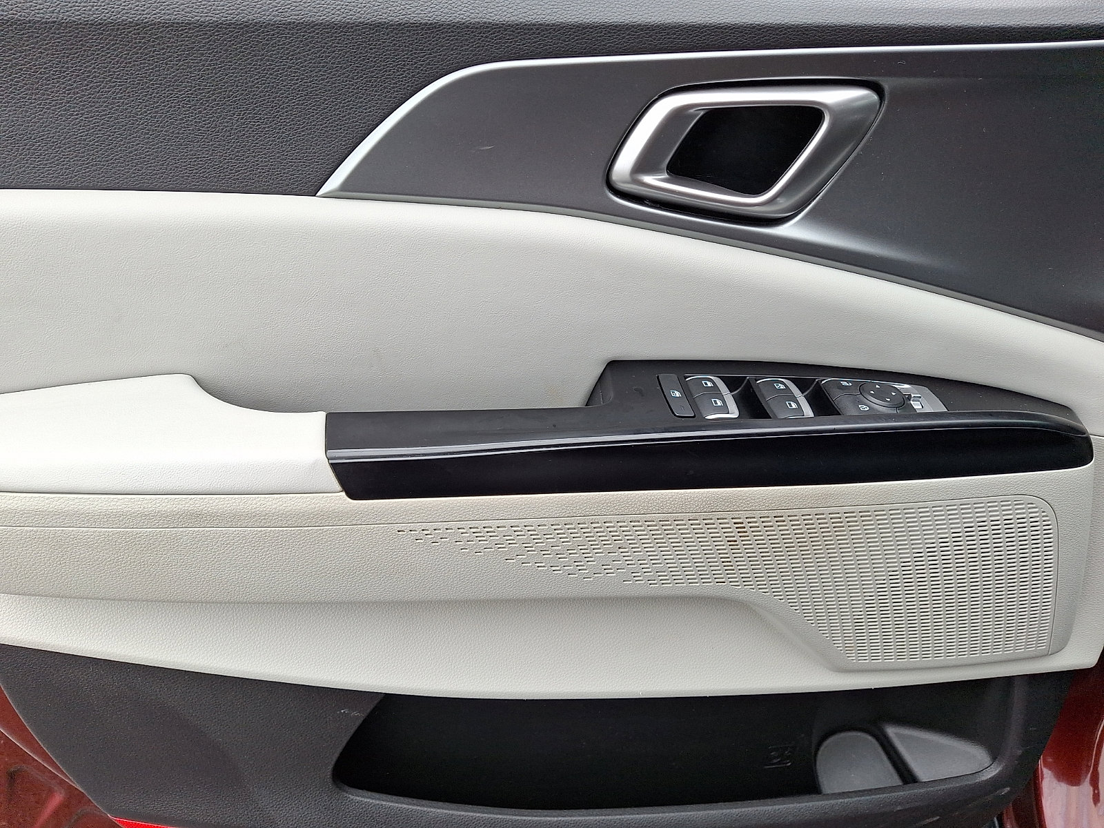 Used 2022 Kia Carnival LX image 13