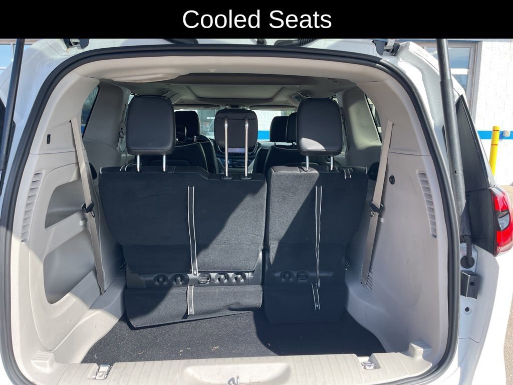 Used 2023 Chrysler Pacifica Limited image 9
