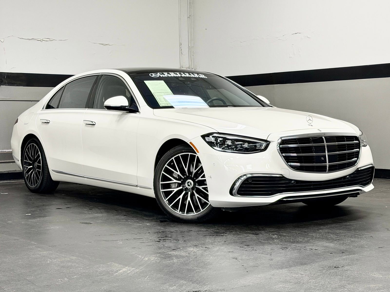 Used 2022 Mercedes-Benz S 580 4MATIC Sedan image 2