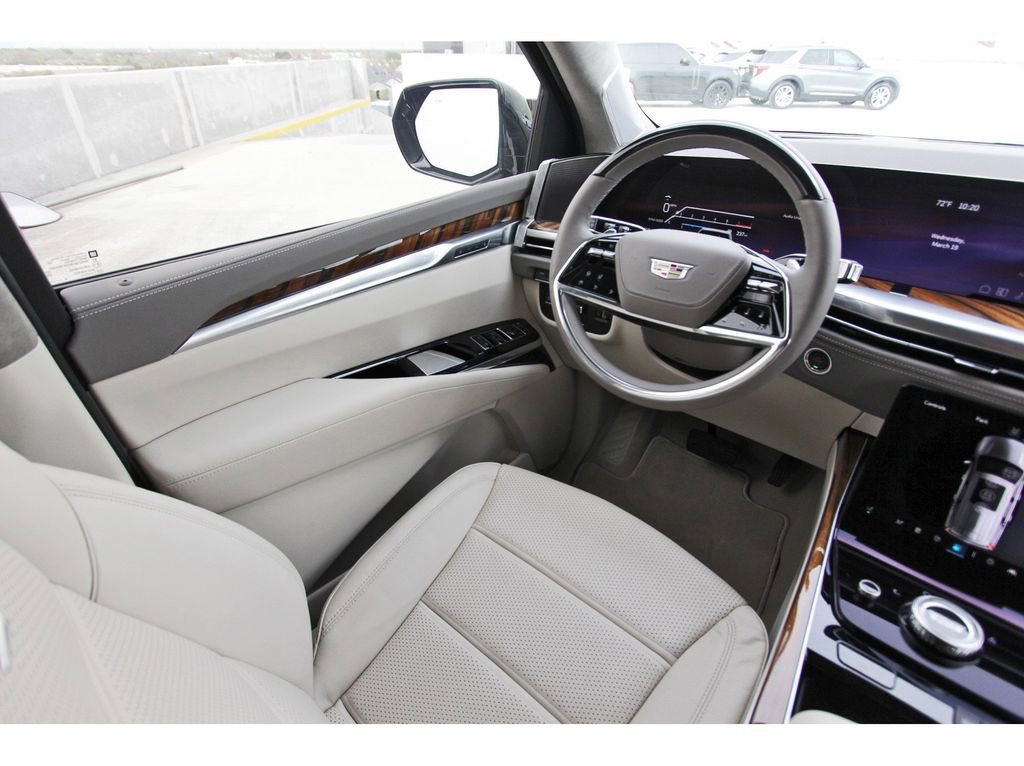 New 2025 Cadillac Escalade ESV Premium Luxury Platinum image 8