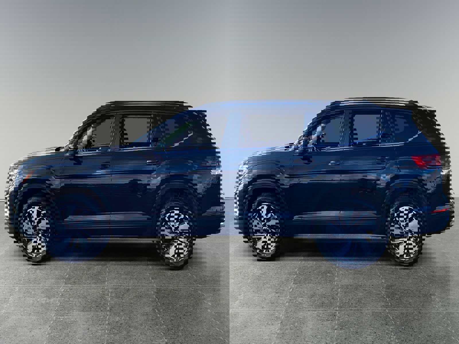 Used 2024 Volkswagen Atlas SE AWD/4WD image 2