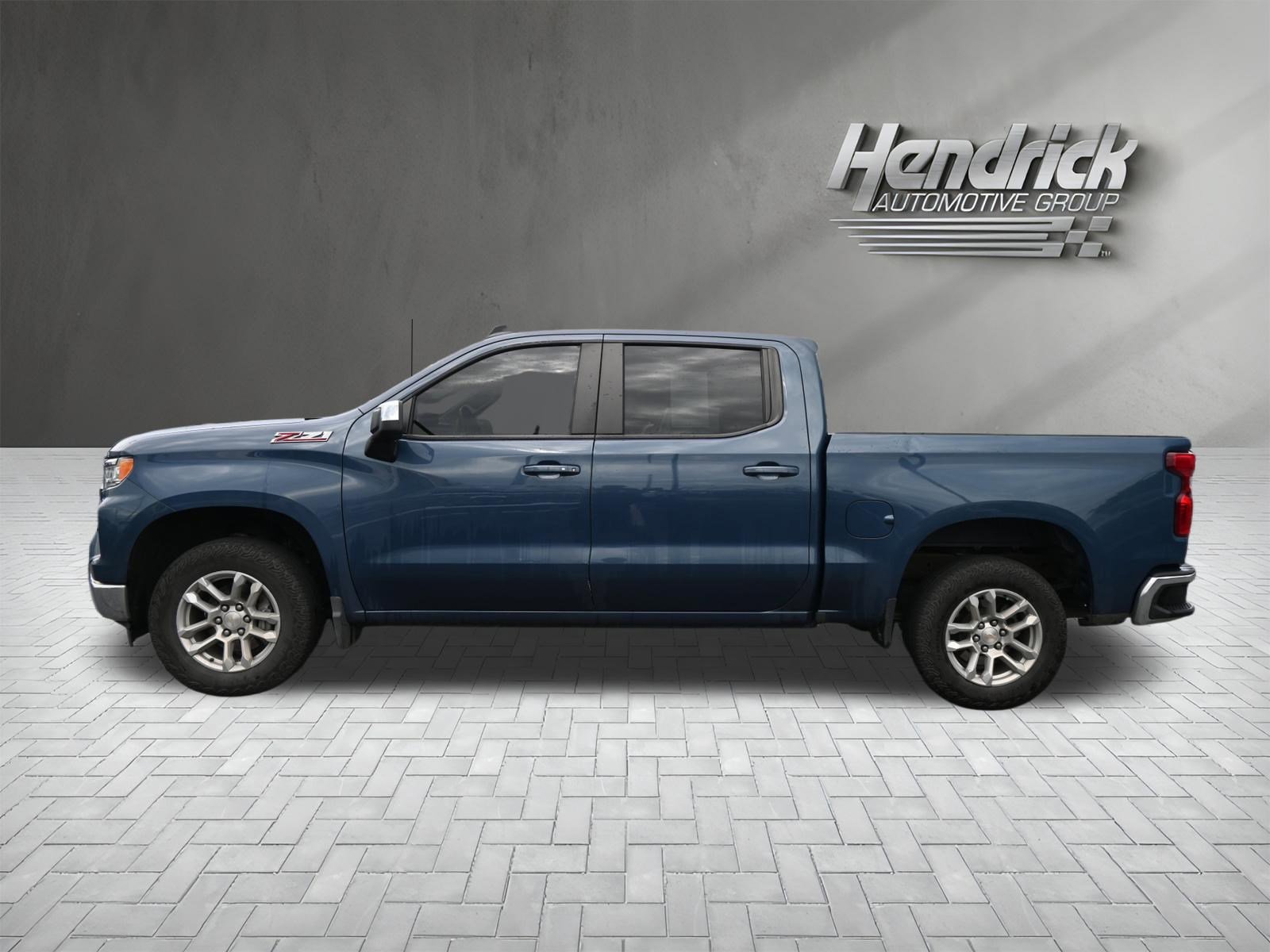 Used 2024 Chevrolet Silverado 1500 LT w/ Z71 Off-Road Package AWD/4WD image 8