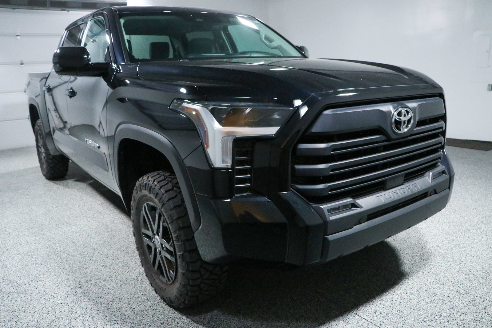 Used 2024 Toyota Tundra SR5 w/ SR5 Convenience Package AWD/4WD image 5