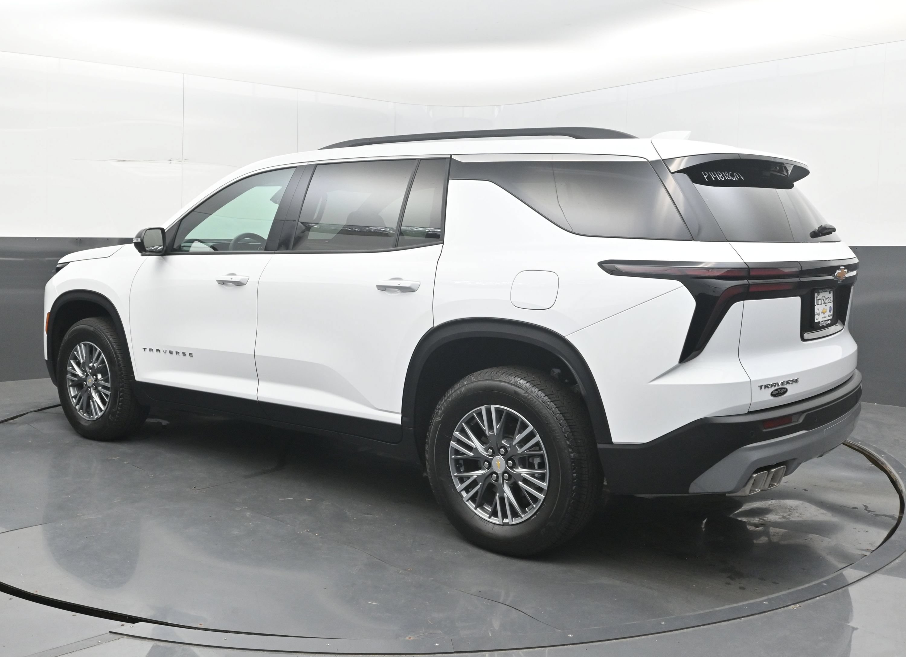 Certified 2026 Chevrolet Traverse LT w/ Driver Confidence Package FWD image 8