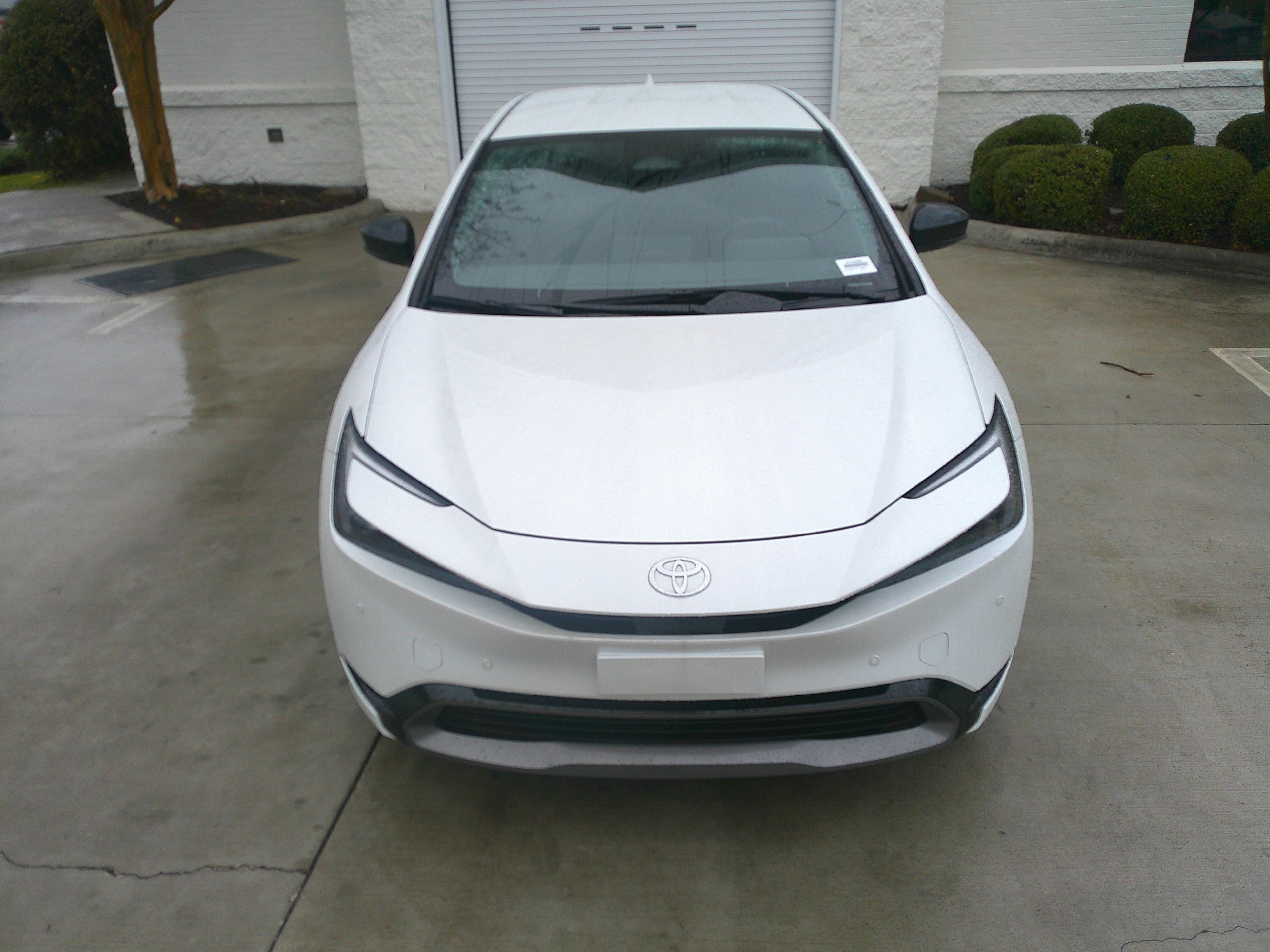 Used 2024 Toyota Prius XLE image 3