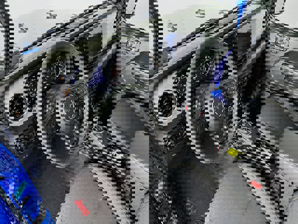 Used 2024 Jeep Gladiator Sport image 2