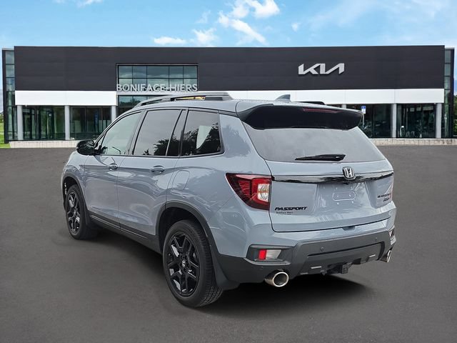 Used 2024 Honda Passport Black Edition image 3