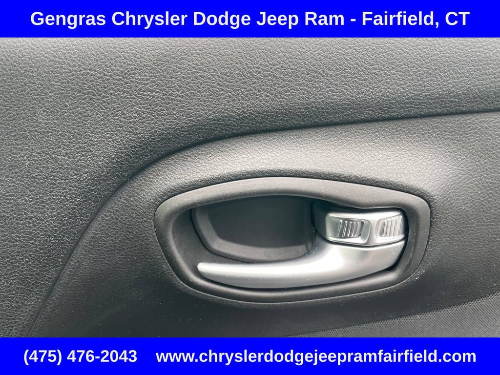 Certified 2021 Jeep Renegade Latitude AWD/4WD image 17