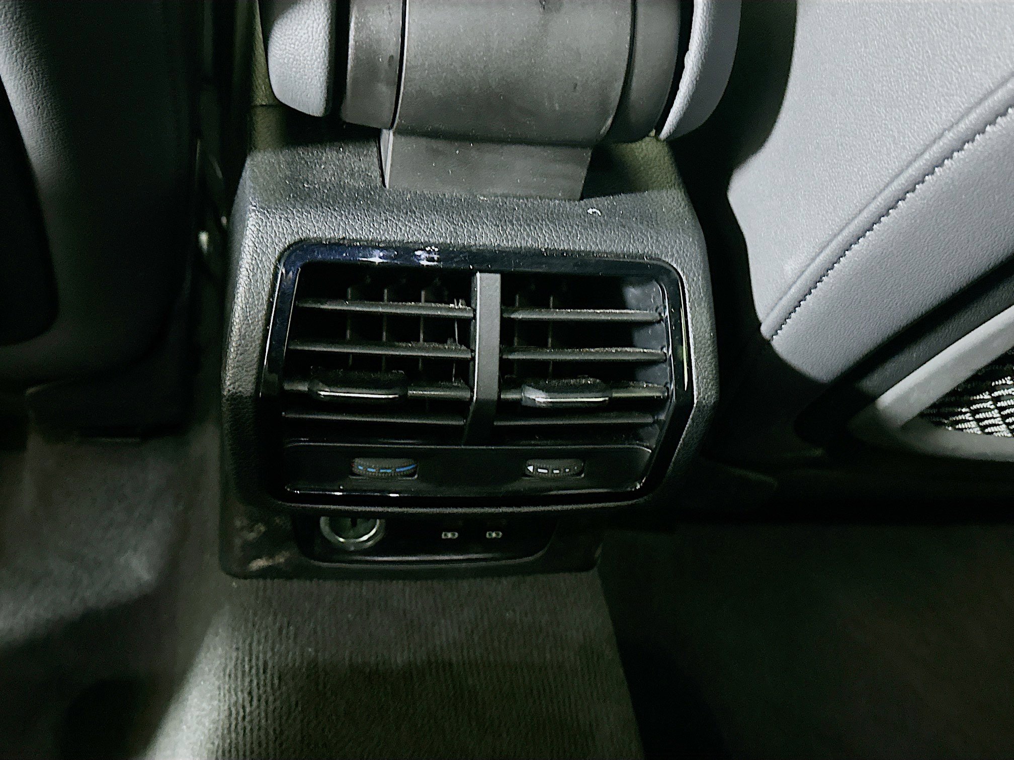 Used 2025 Audi Q3 2.0T Premium image 27