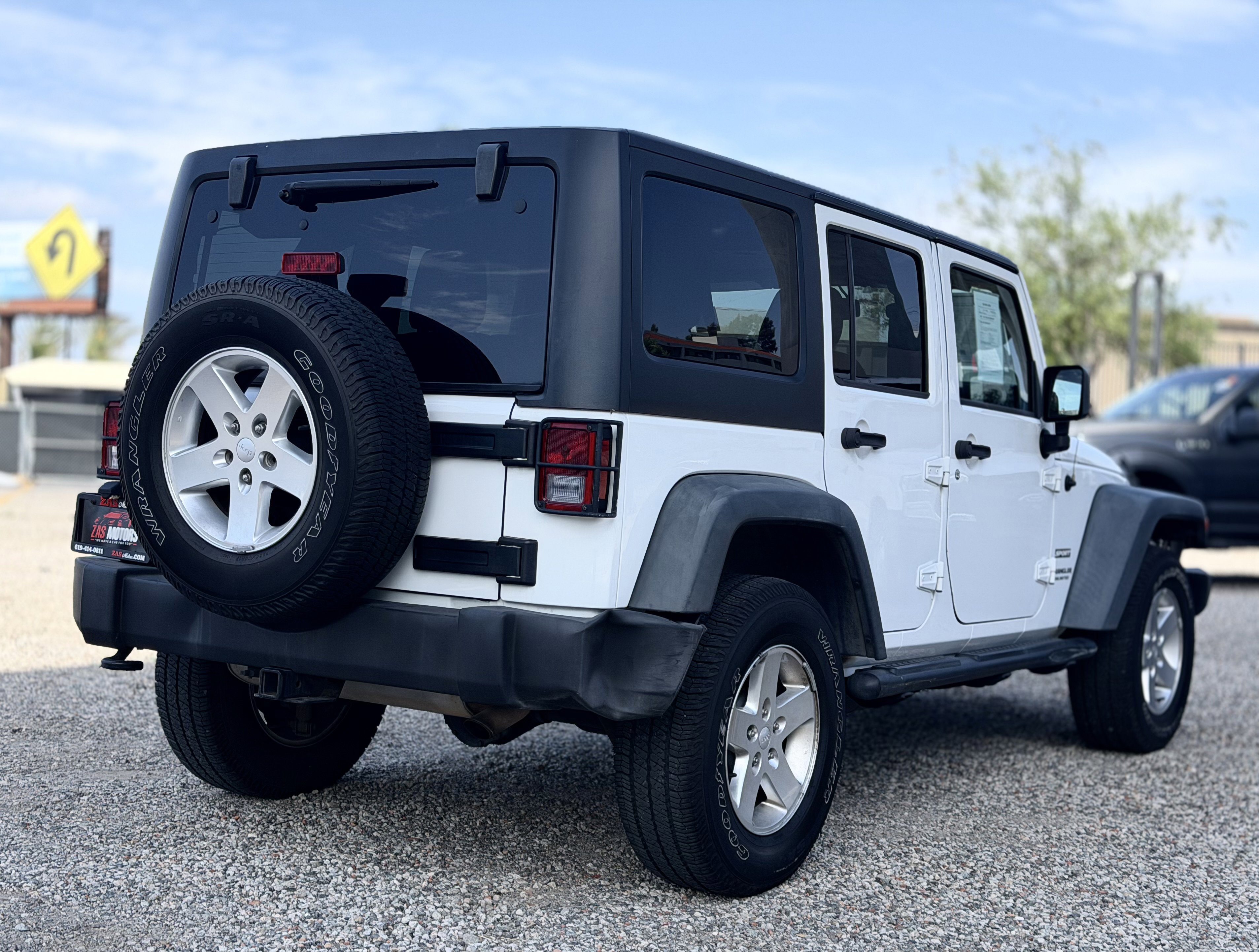 Used 2015 Jeep Wrangler Unlimited Sport w/ Quick Order Package 24S AWD/4WD image 6
