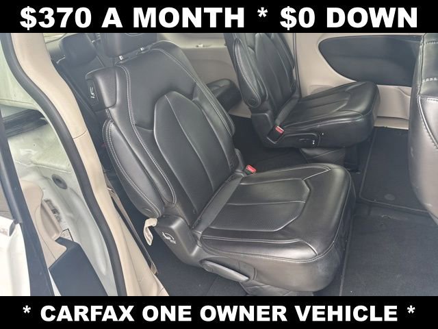 Used 2023 Chrysler Pacifica Touring-L FWD image 21