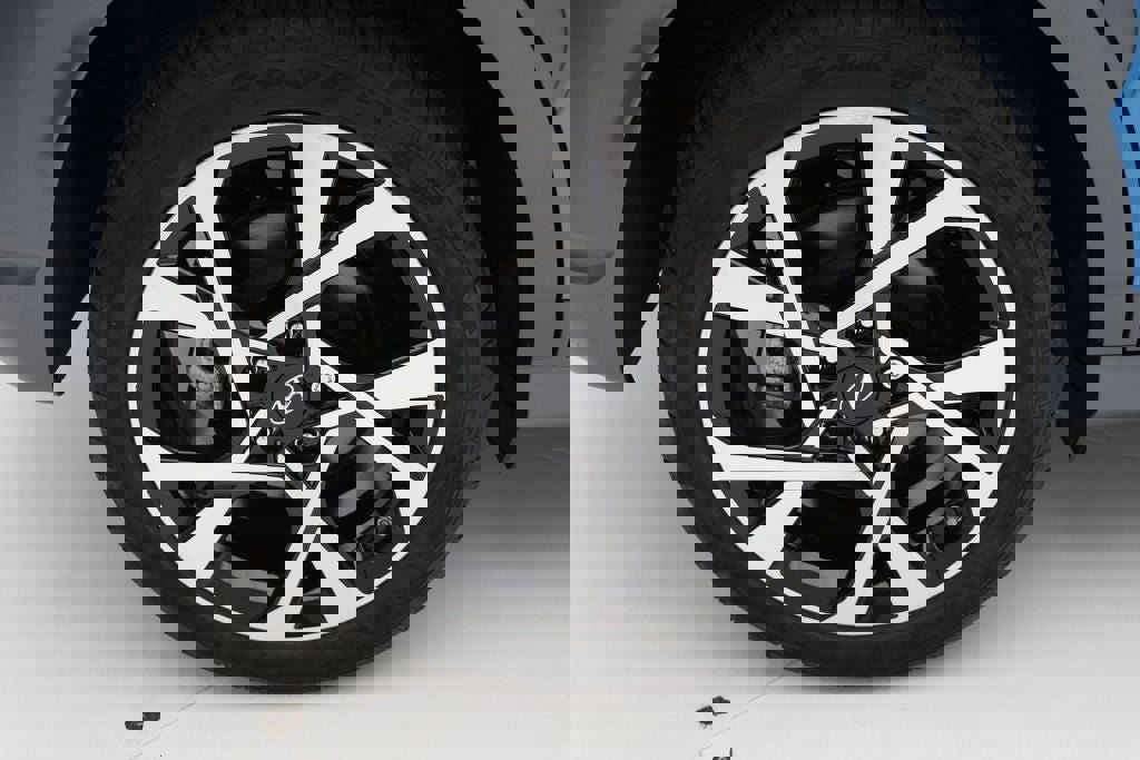 Used 2023 Hyundai Kona Limited w/ Cargo Package image 10