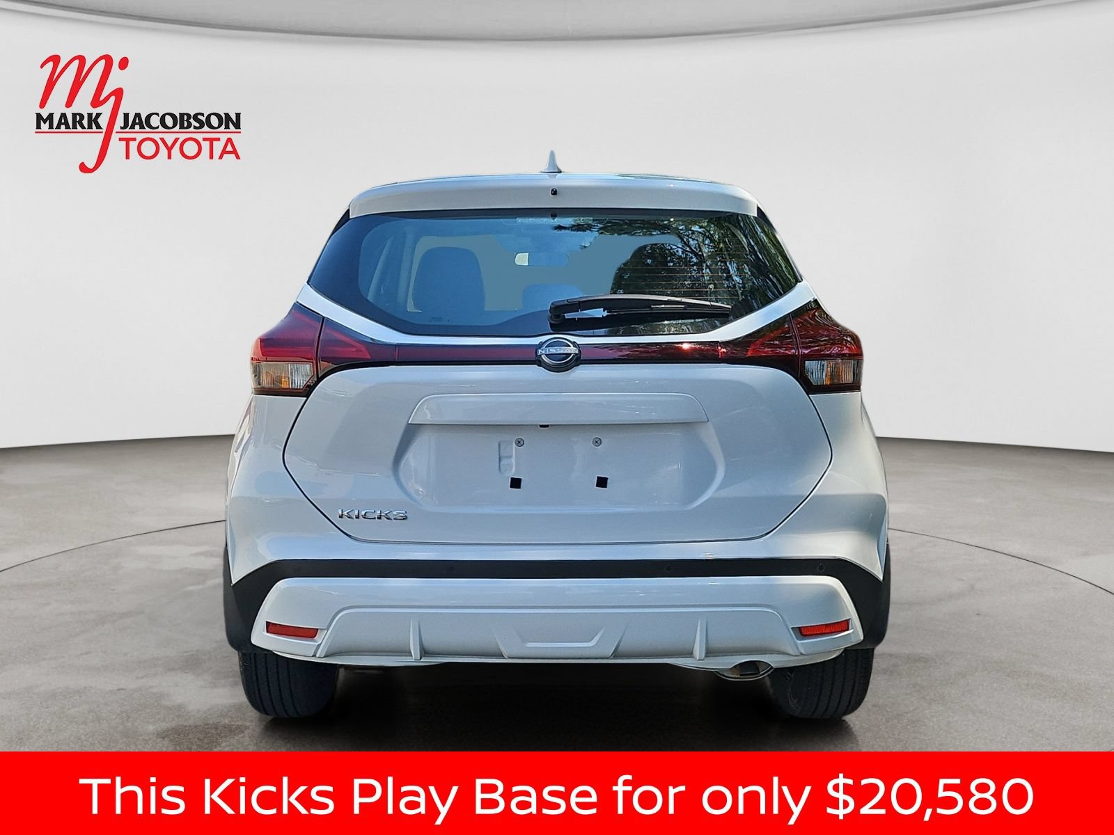 Used 2025 Nissan Kicks Play S FWD image 11