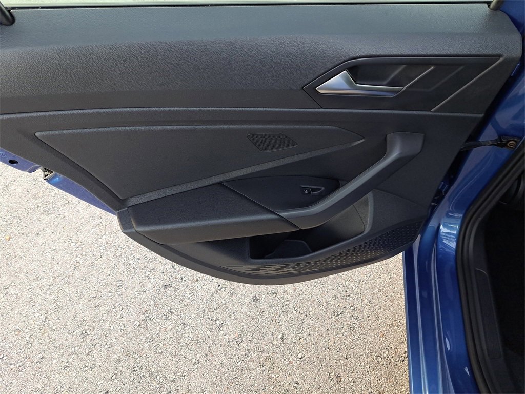 Used 2023 Volkswagen Jetta Sport image 11