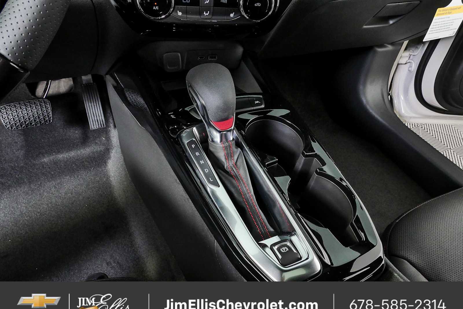 New 2026 Chevrolet Trax RS w/ Sunroof Package FWD image 16