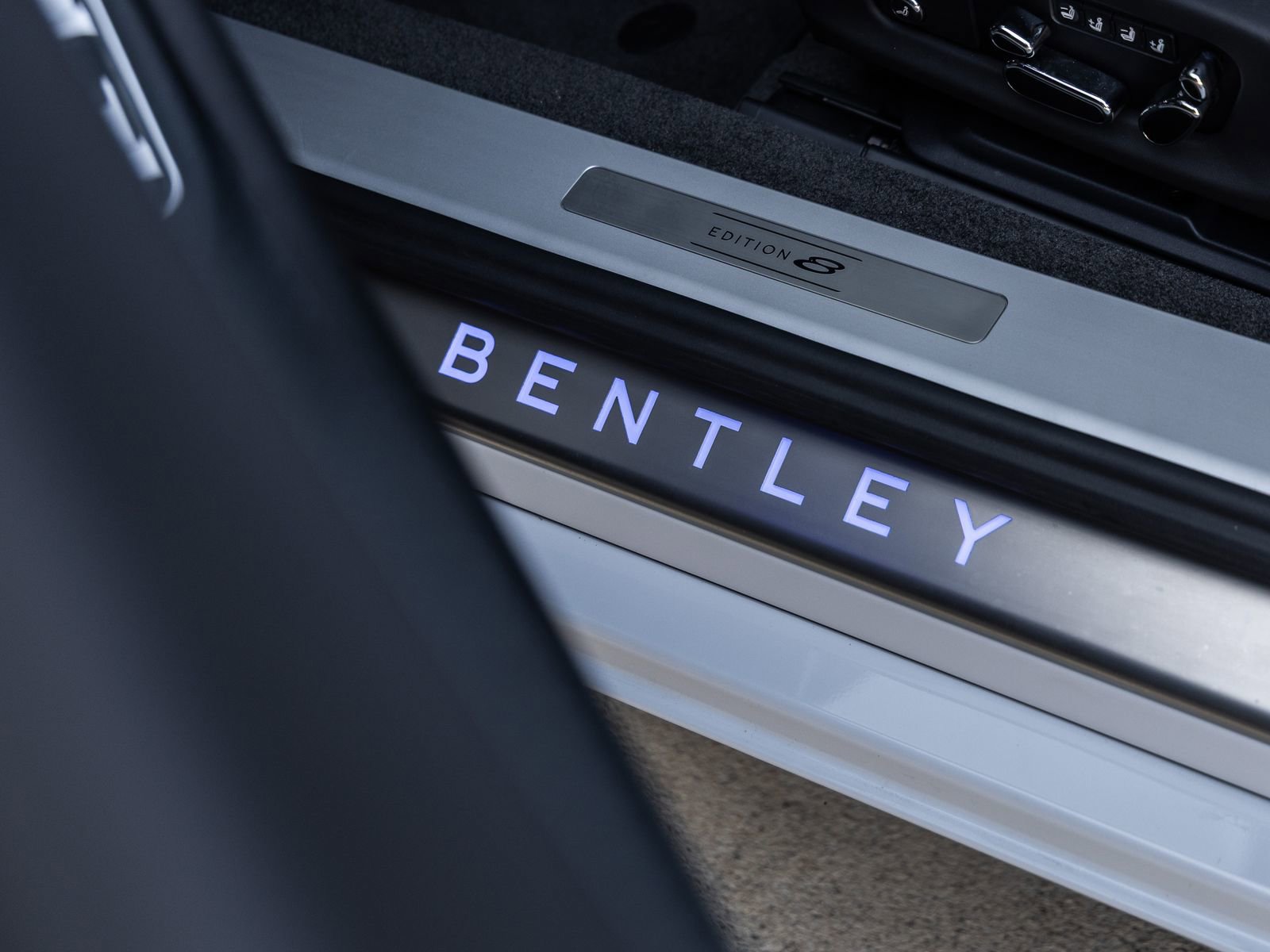 Used 2024 Bentley Continental GT image 24