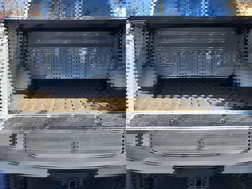 Used 2023 Ford F150 Lightning Lariat image 21