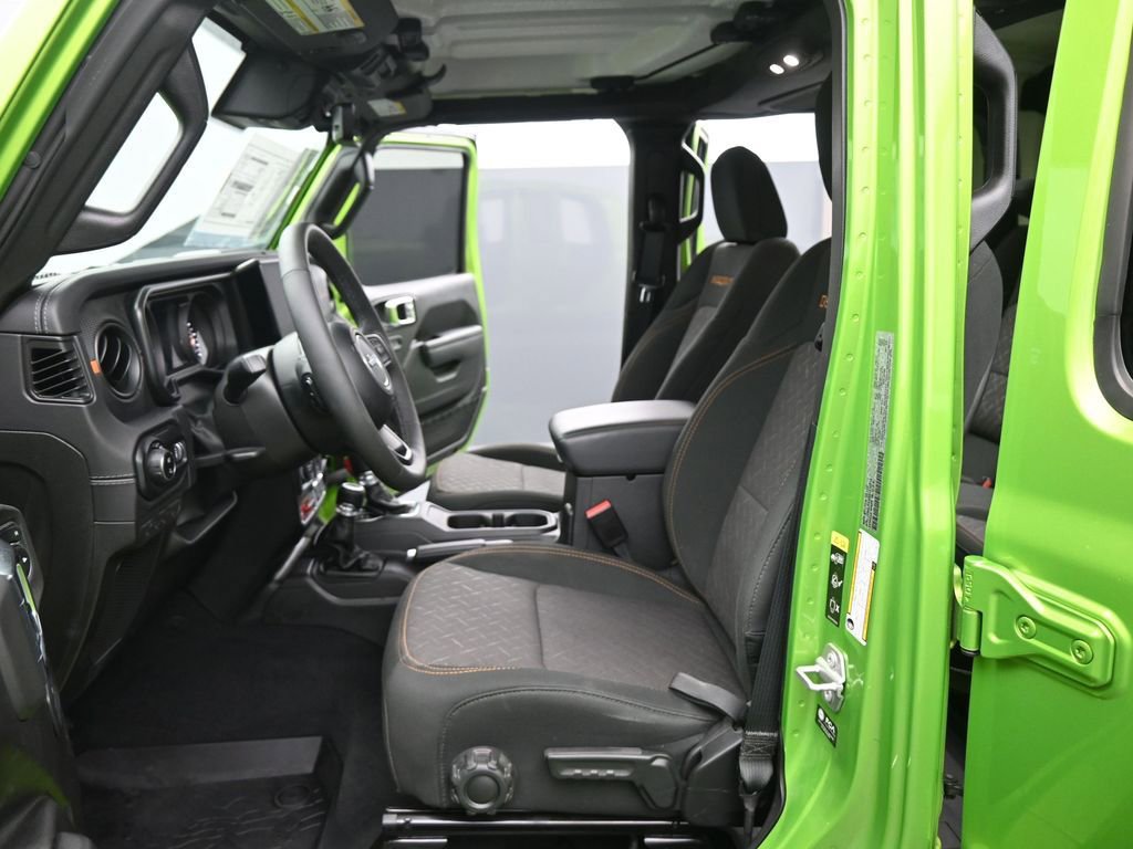 Used 2025 Jeep Gladiator Mojave w/ Safety Group image 10