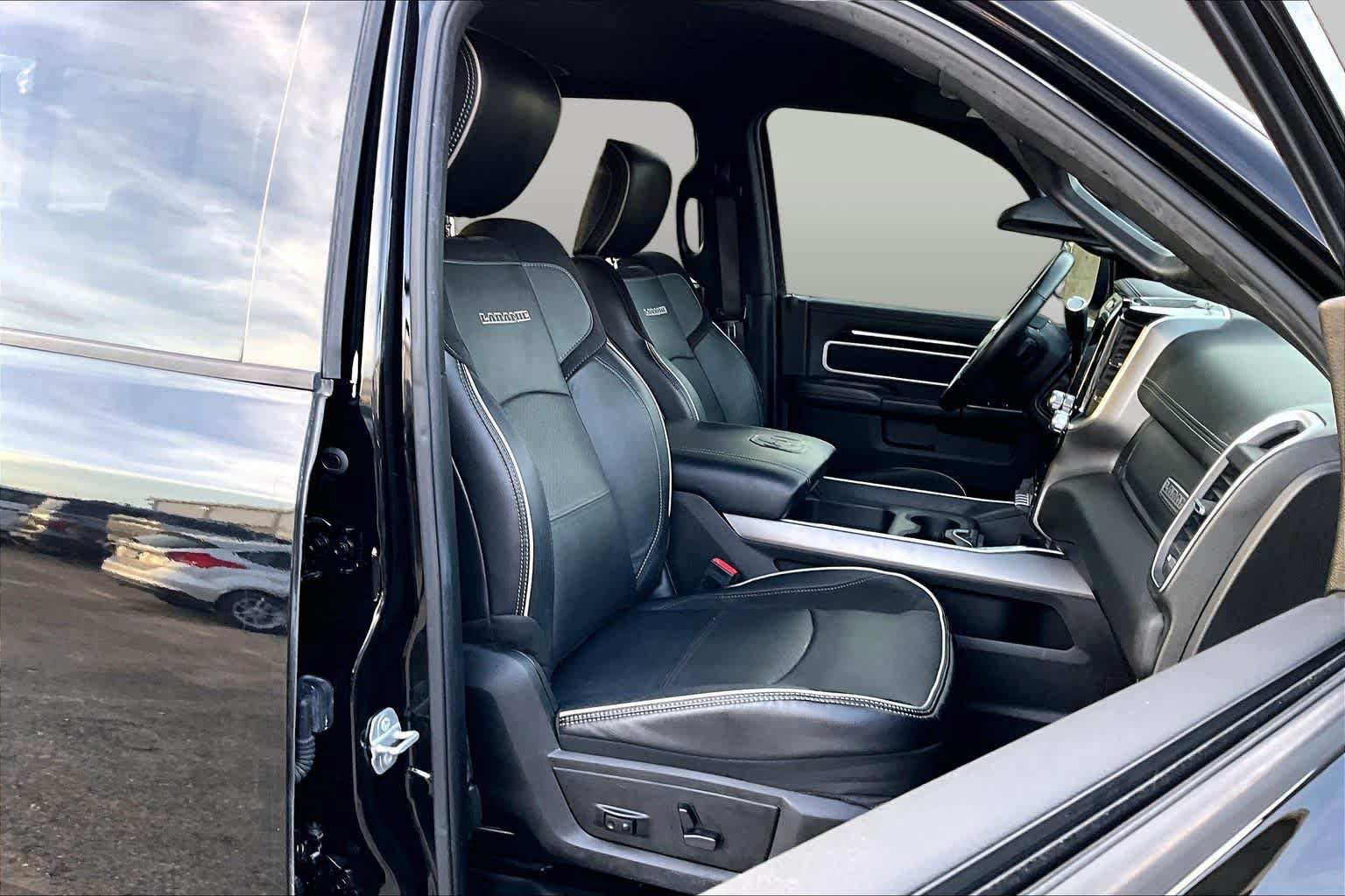 Used 2020 RAM 2500 Laramie w/ Night Edition AWD/4WD image 8