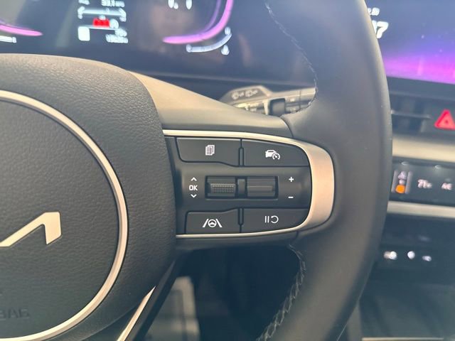 Used 2025 Kia Sportage EX image 21