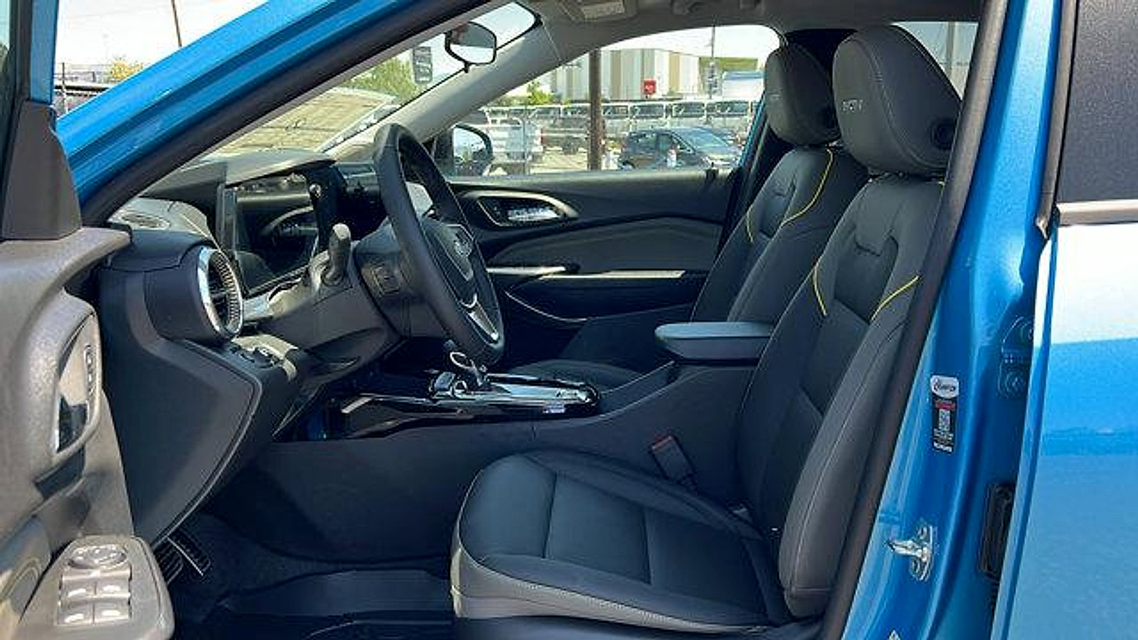 New 2025 Chevrolet Trax ACTIV w/ Driver Confidence Package image 29