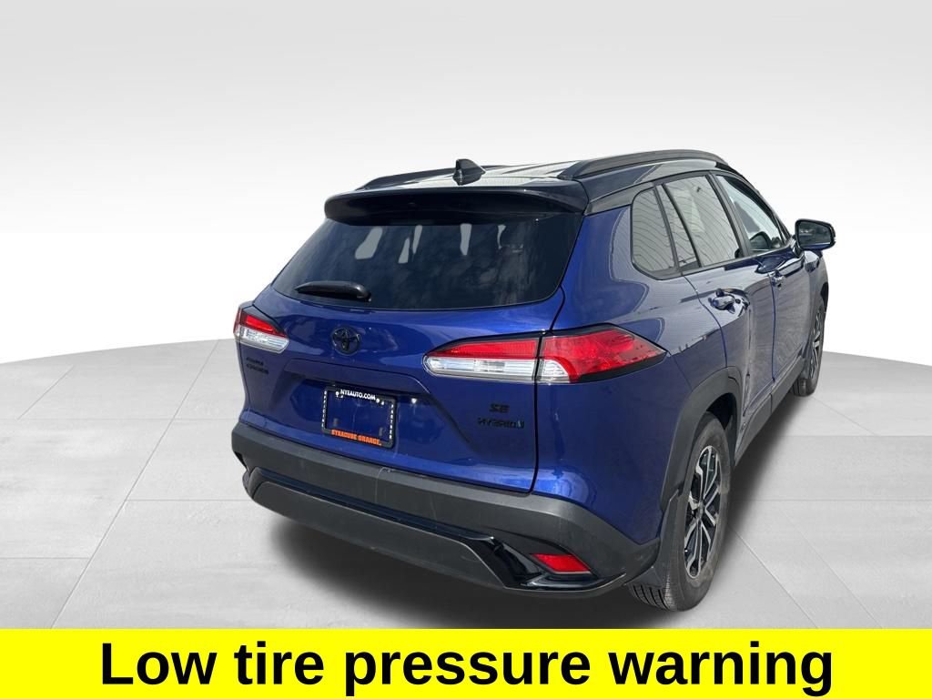 Used 2024 Toyota Corolla Cross SE w/ Moonroof Package image 5