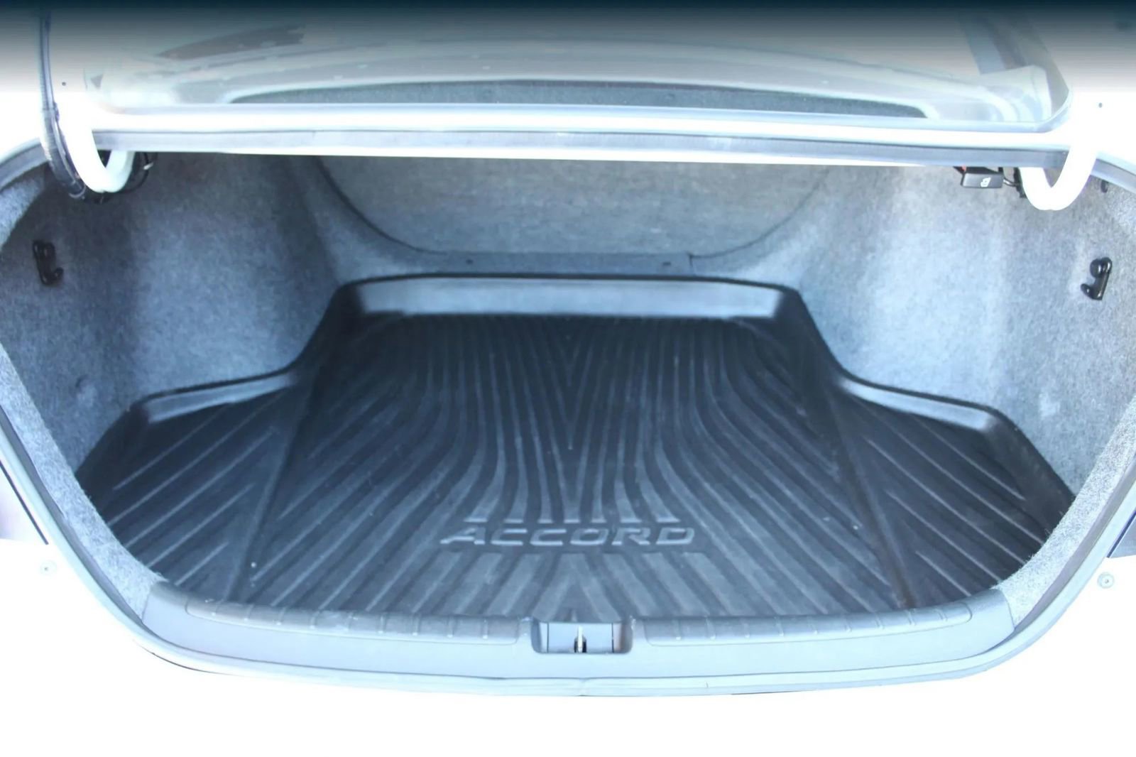 Used 2018 Honda Accord LX image 28