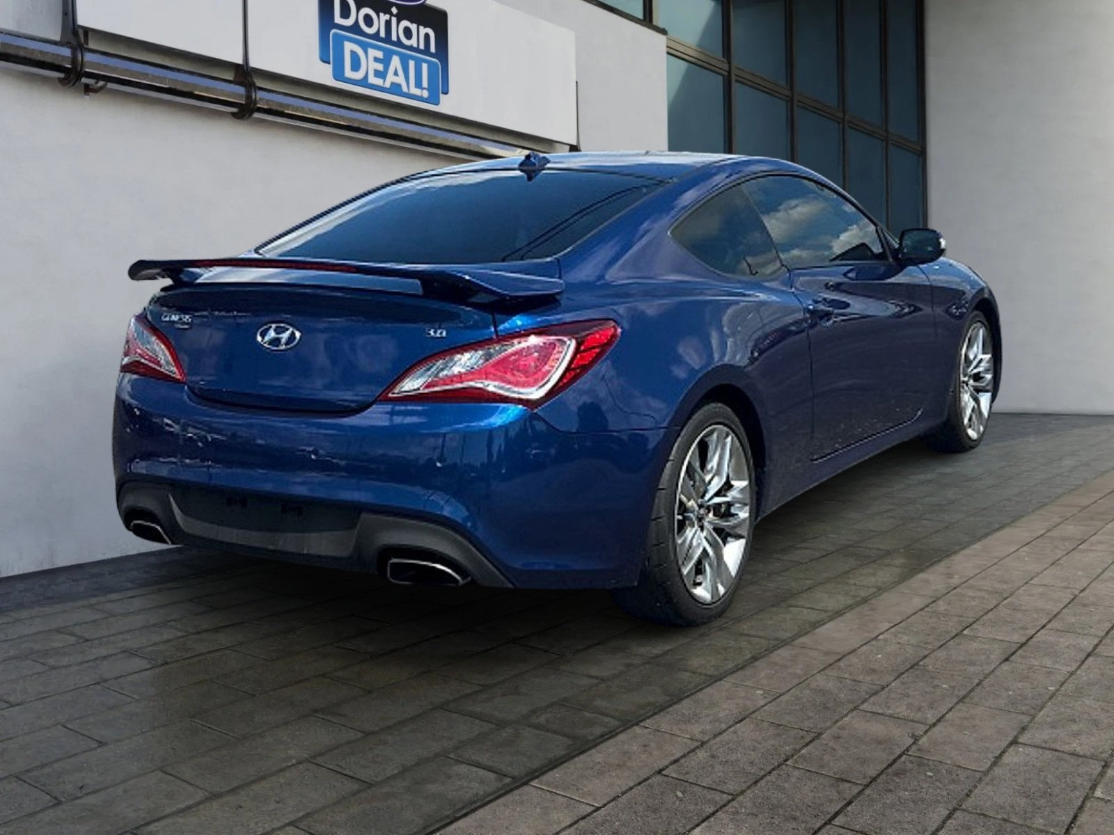 Used 2015 Hyundai Genesis 3.8 RWD image 3